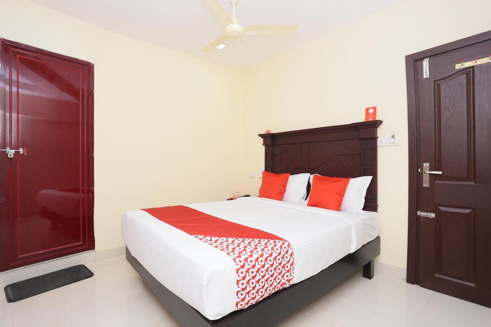 Hotel O Malabar Plaza Kochi Екстериор снимка